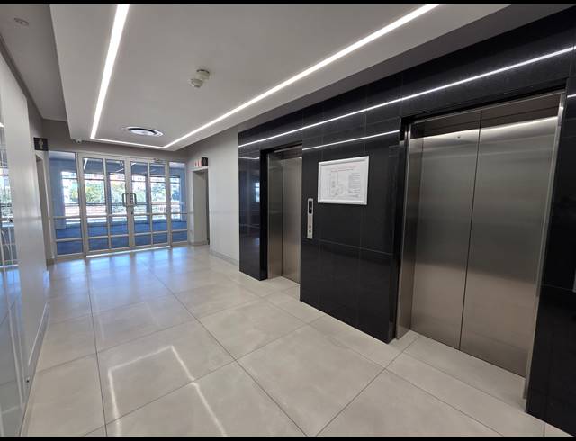 1,632M² OFFICE TO LET IN SANDTON CENTRAL
